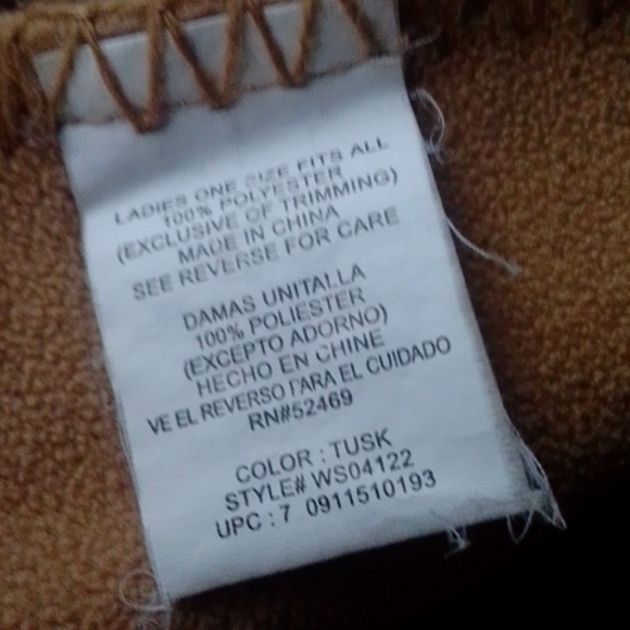 🍀Snowflake applique Blanket Scarf - Picture 4 of 4